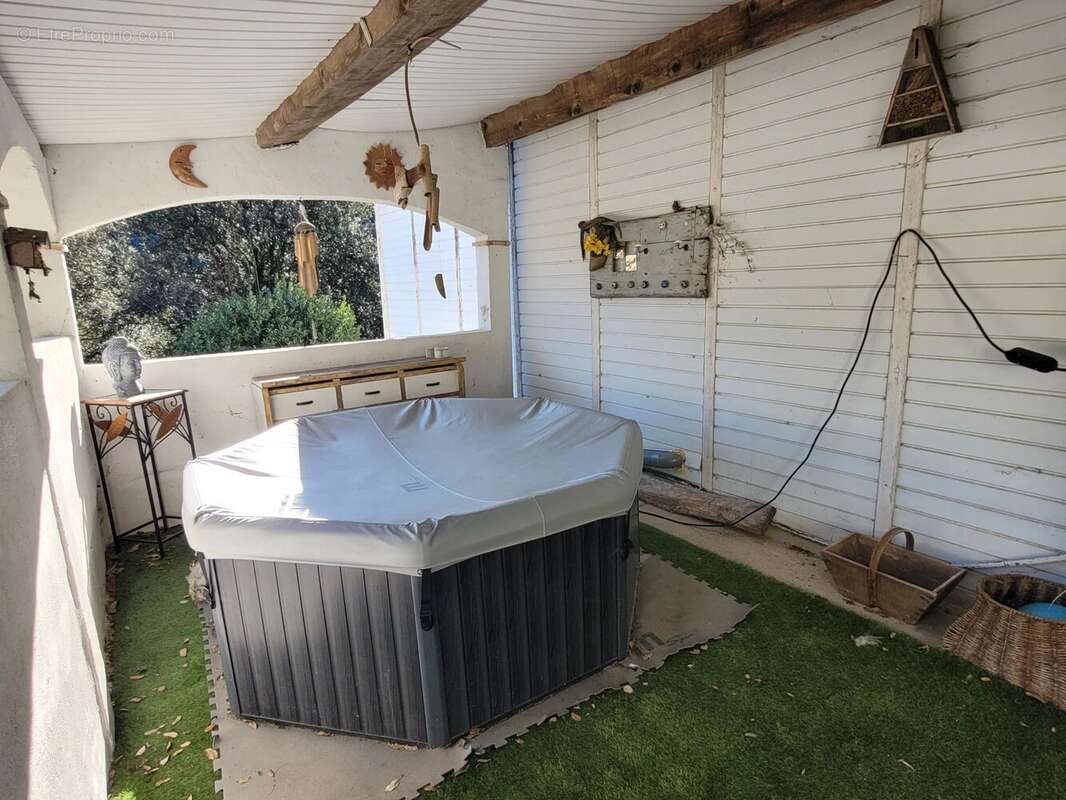 Maison à SAINT-SEBASTIEN-D'AIGREFEUILLE