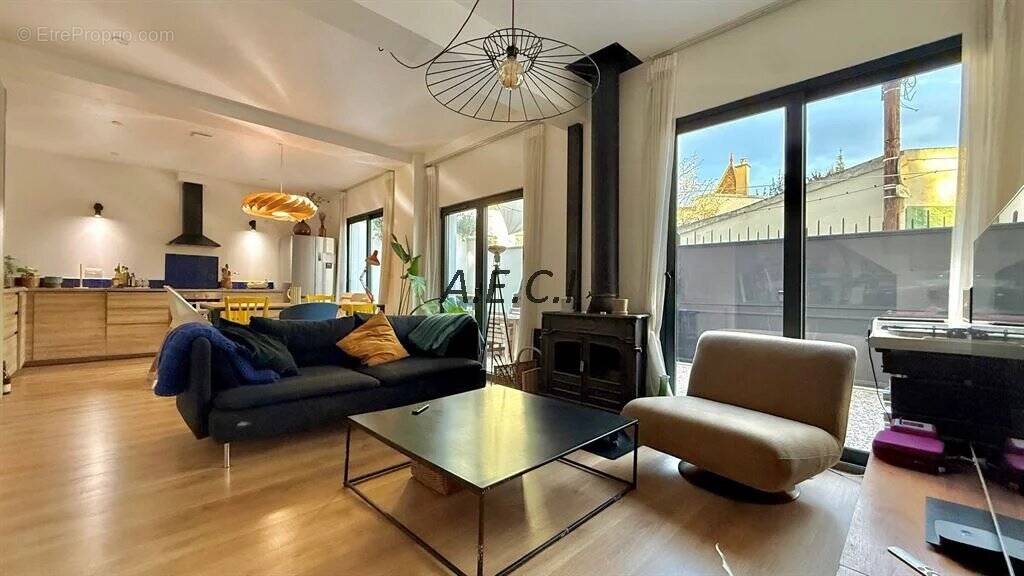 Maison à ASNIERES-SUR-SEINE