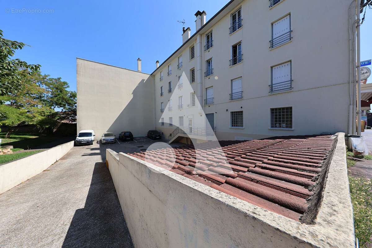 Appartement à CORBEIL-ESSONNES