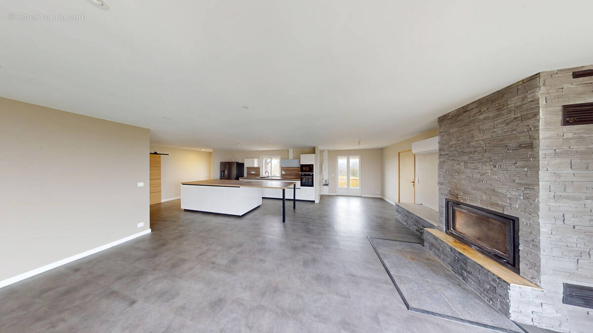 Maison à MIRANDOL-BOURGNOUNAC