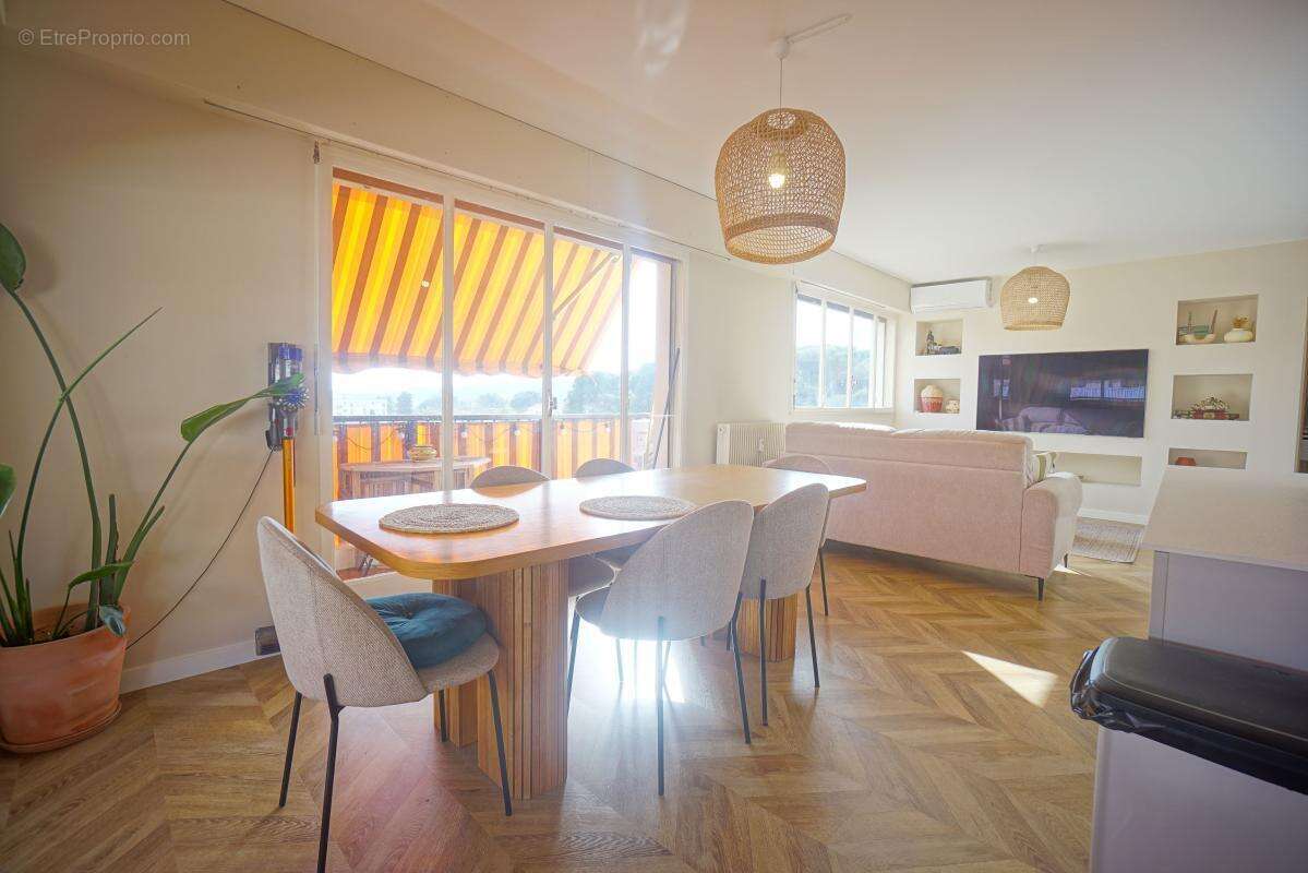 Appartement à LE CANNET