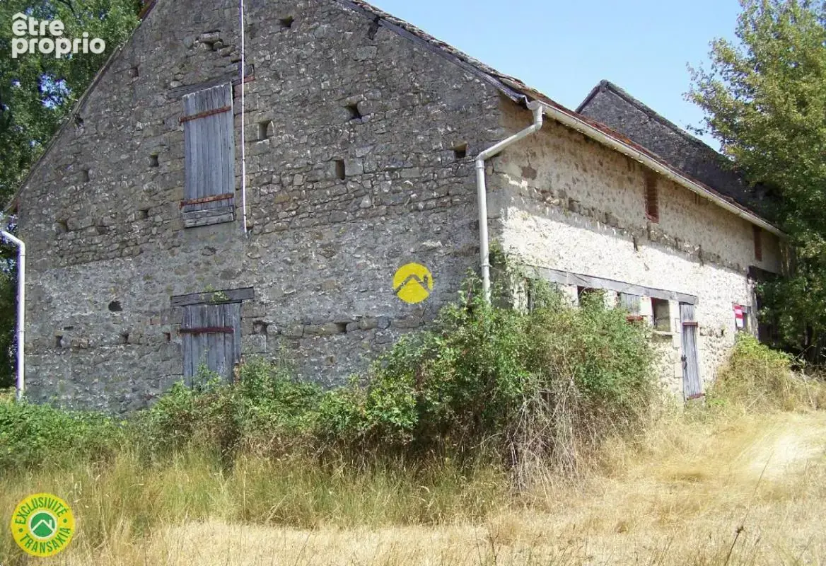 Terrain à Lussac-Les-Eglises  - photo 6