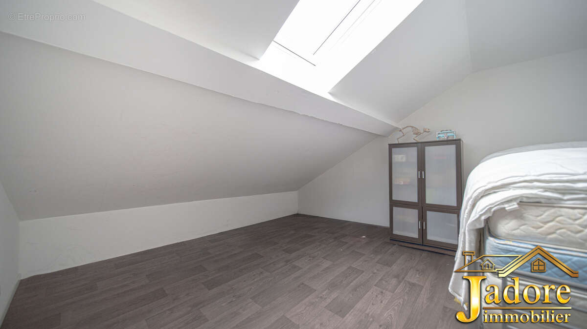 Ensemble immobilier entierement renove - photo 14