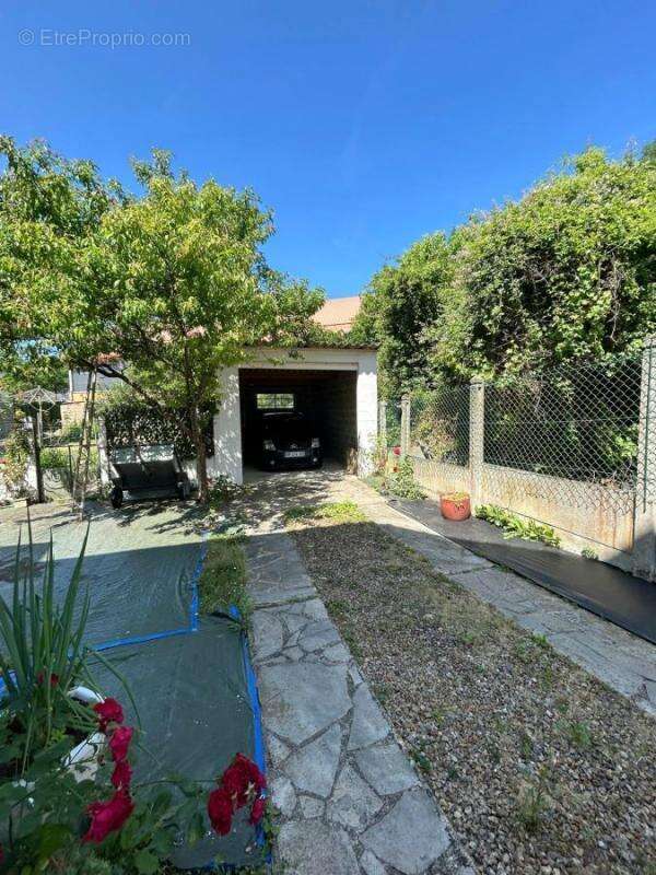 Maison à BESSE-SUR-BRAYE