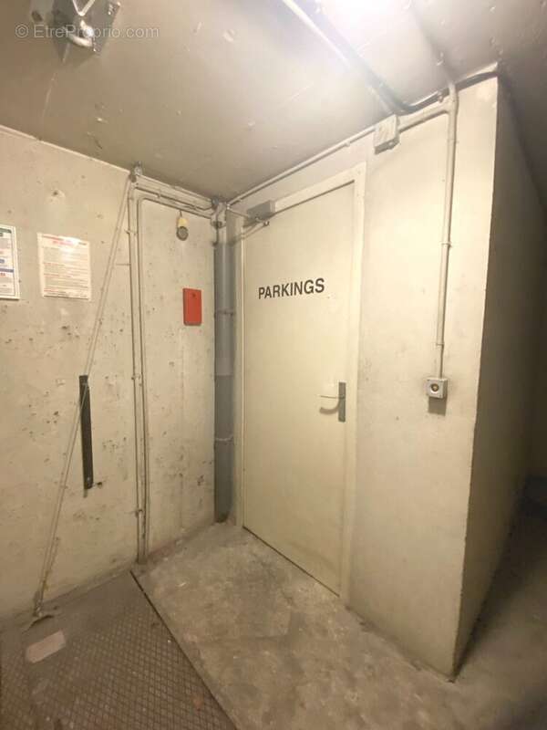 Parking à PARIS-19E