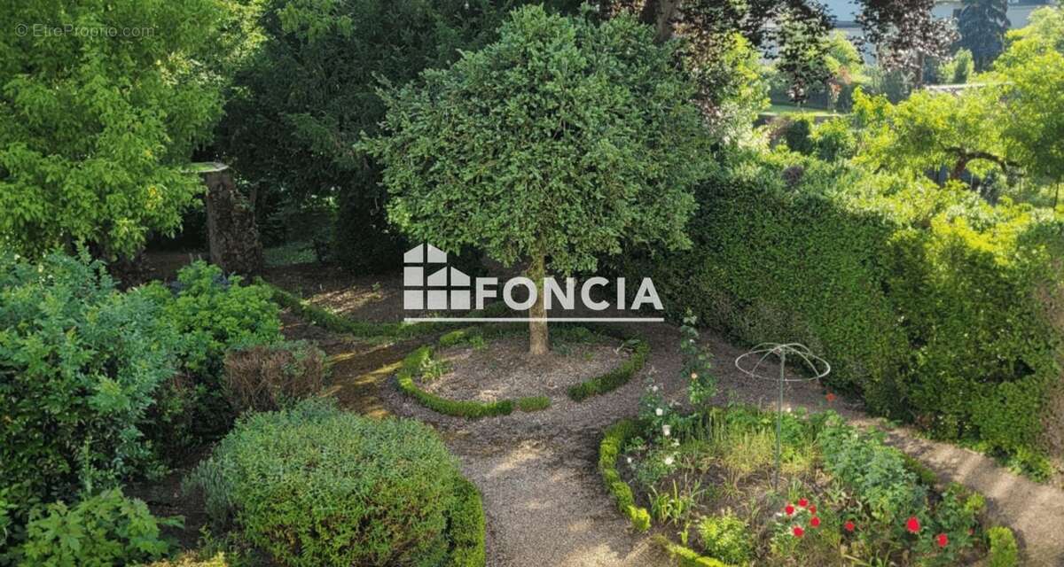 Ensemble immobilier avec cachet et beaux espaces extérieurs - photo 5
