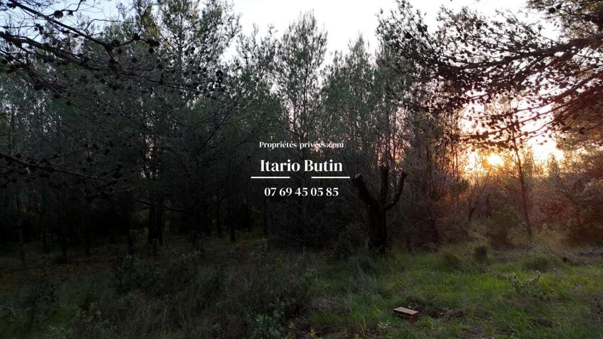 Terrain à CAPESTANG