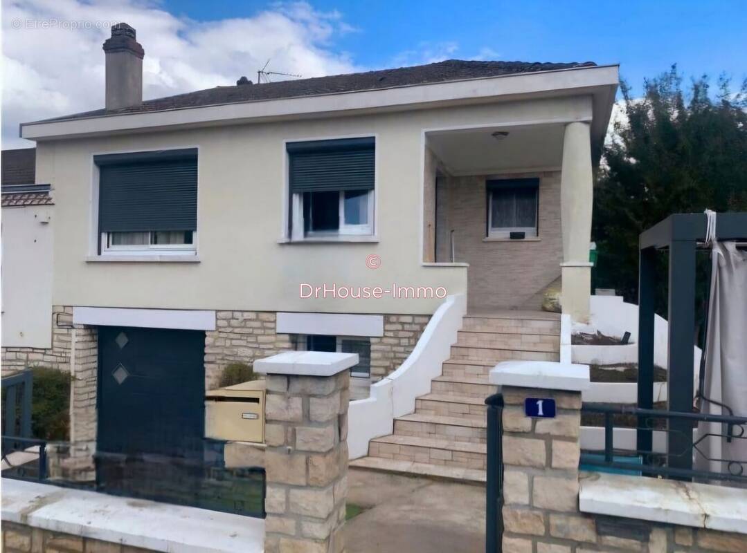 Maison à COULOUNIEIX-CHAMIERS