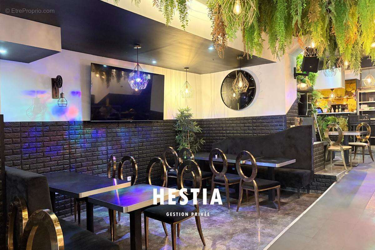 Castellane – murs commerciaux de 135 m² – fort potentiel pour restauration ou activité événementielle - photo 4