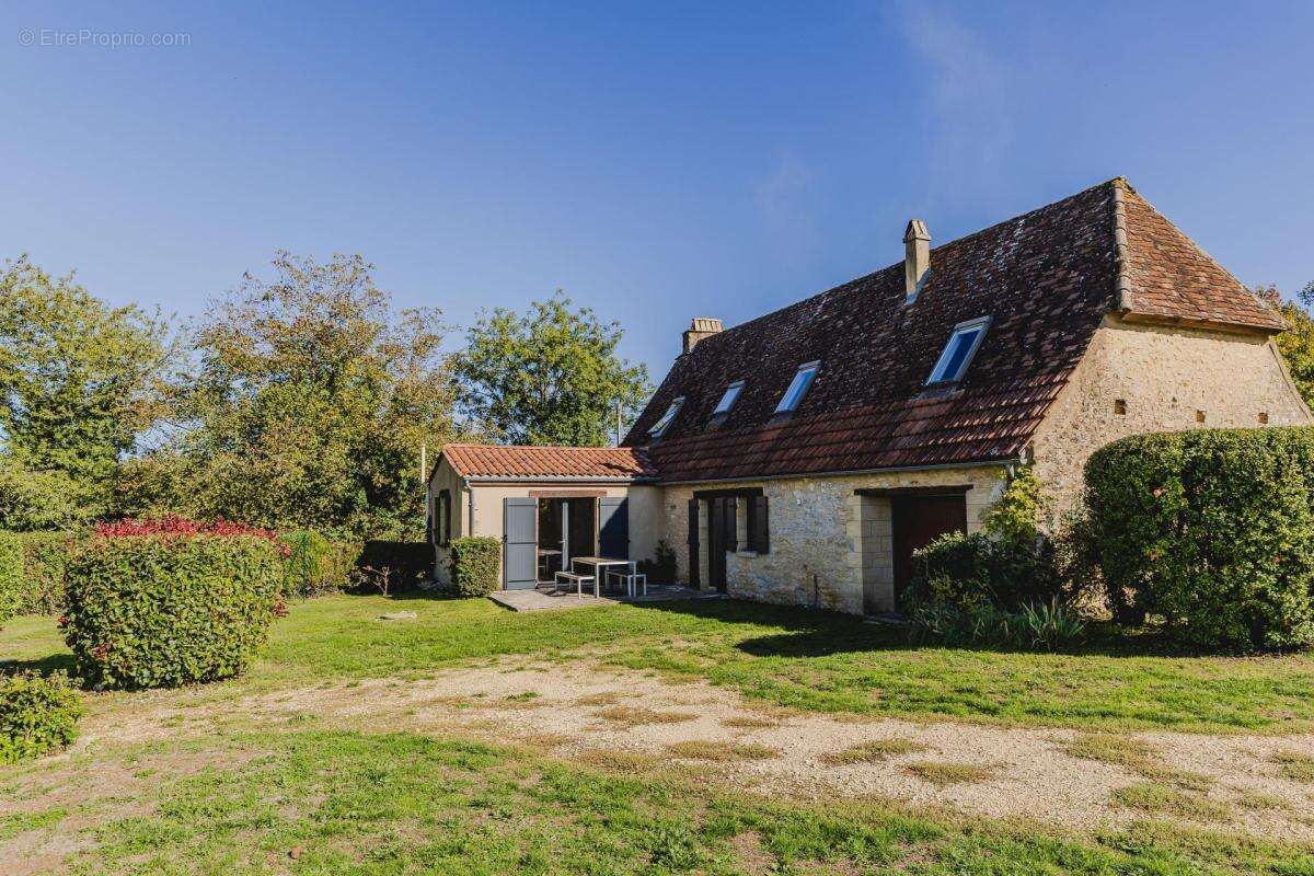 Maison à SAINT-CHAMASSY