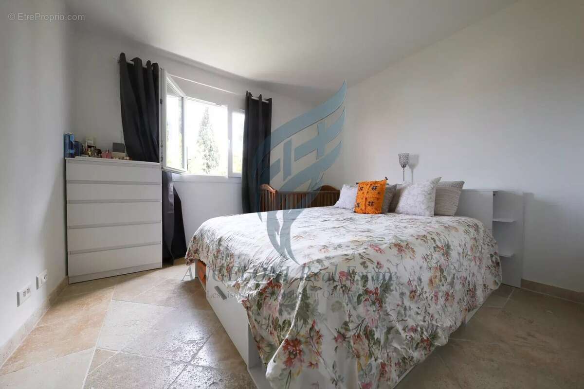 Appartement à COGOLIN