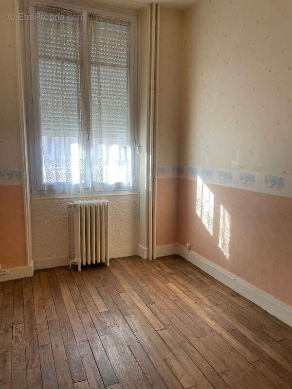 Appartement à SAINT-JEAN-DE-BRAYE