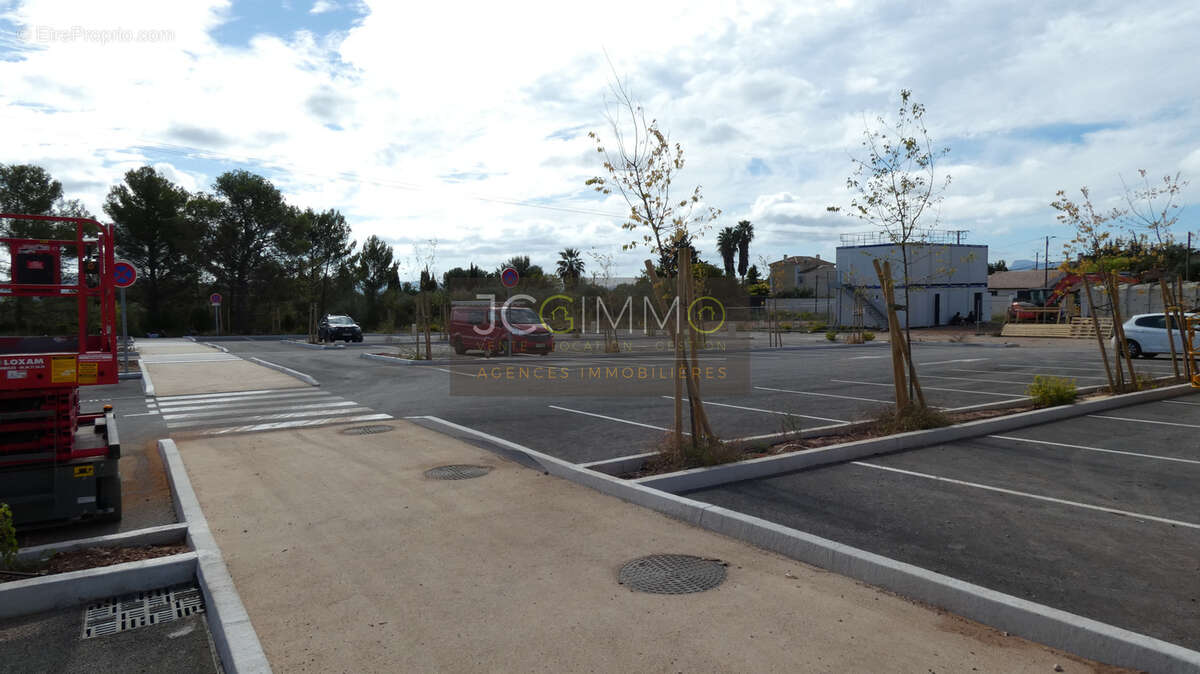 Commerce à PUGET-VILLE