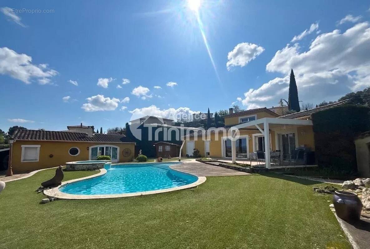 Maison à SAINT-SATURNIN-LES-AVIGNON