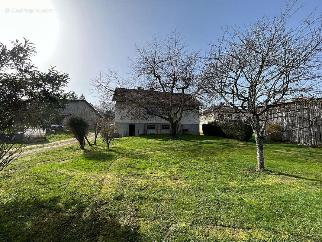 Maison à BLEURVILLE