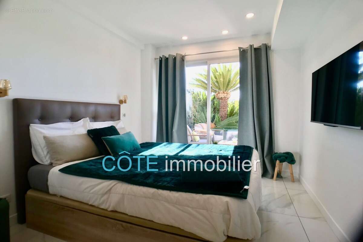 Appartement à VALLAURIS