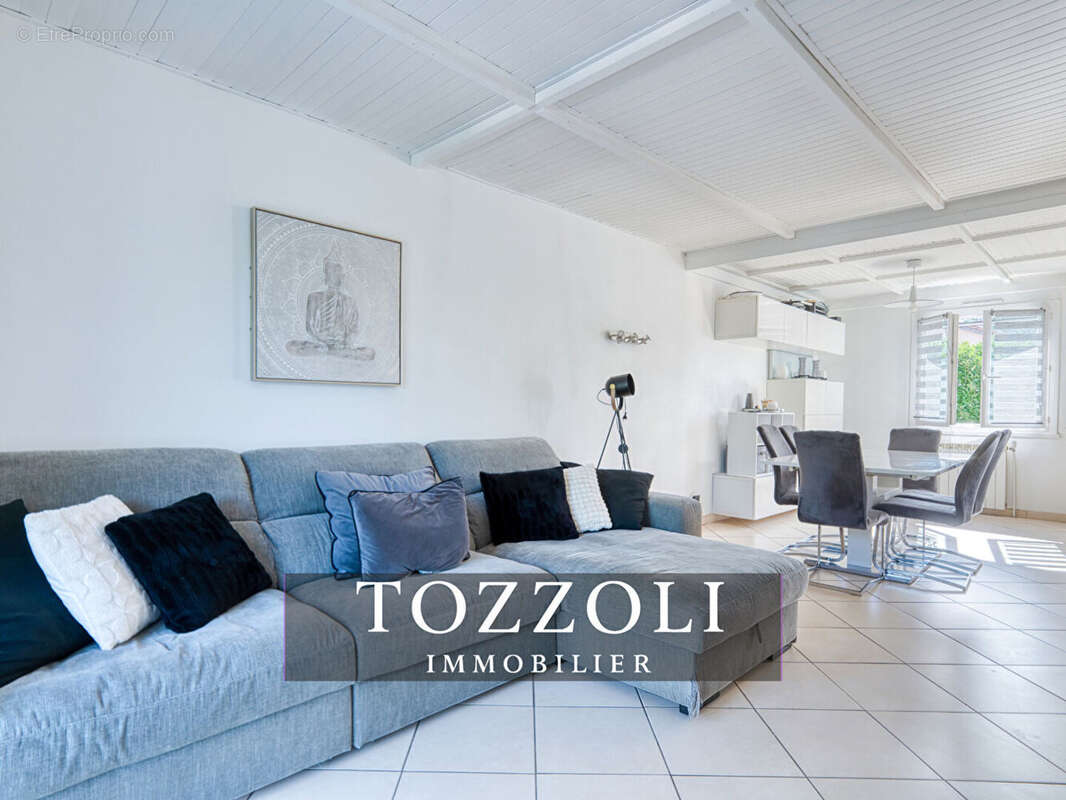 Maison à SAINT-LAURENT-DE-MURE