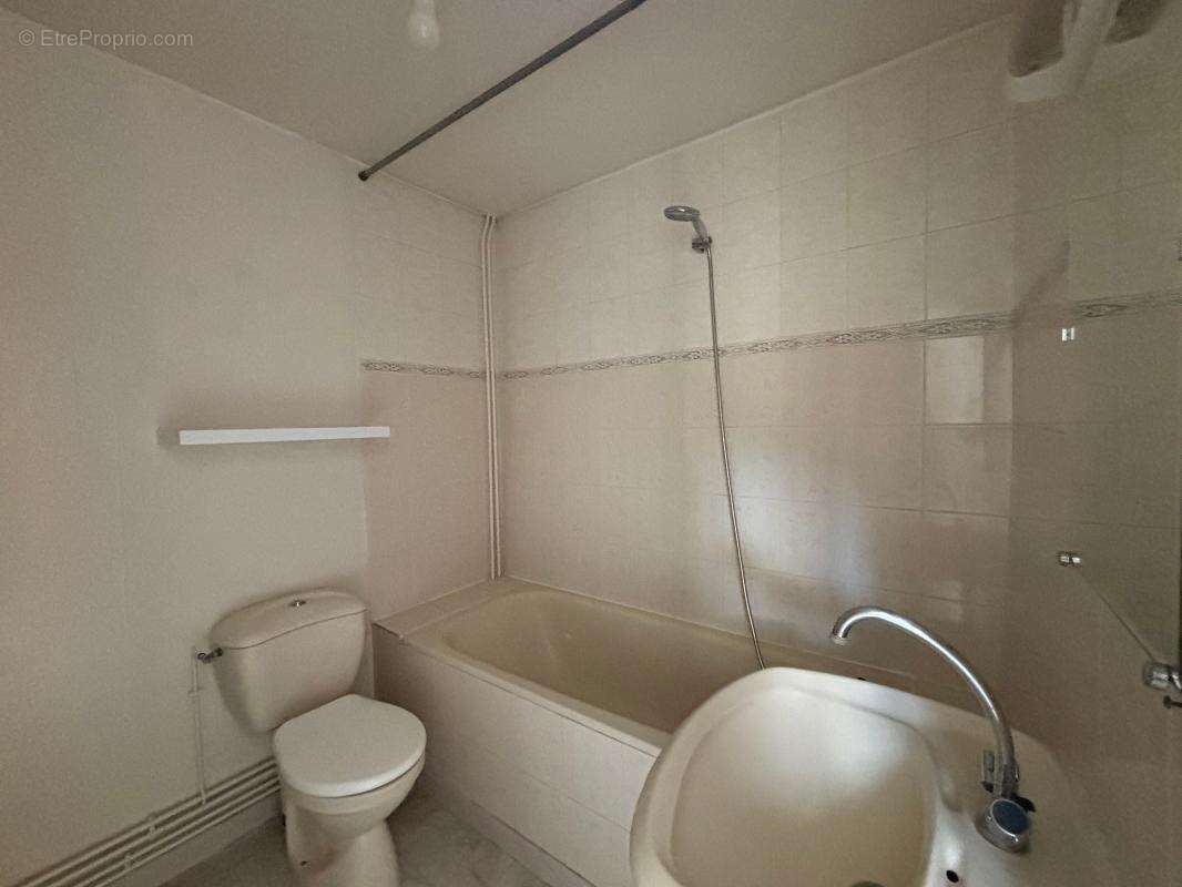 Appartement à LACROIX-SAINT-OUEN