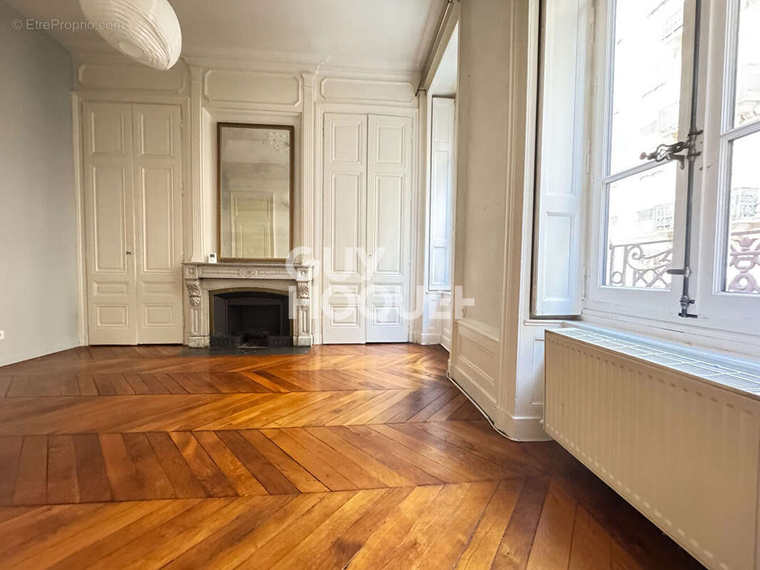 Appartement à LYON-6E