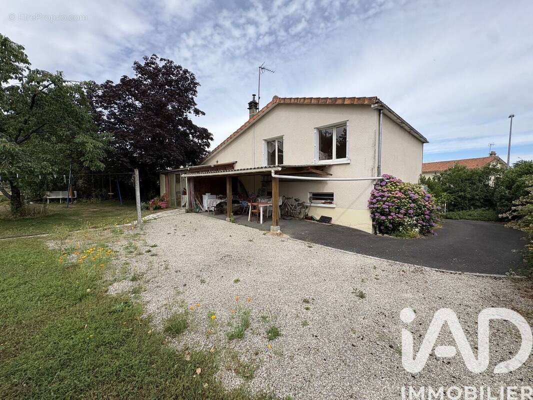 Photo 1 - Maison à CHATILLON-SUR-THOUET