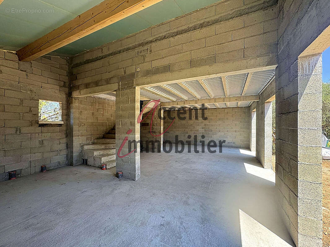 Eygalières, maison neuve 90m² avec garage et piscine - photo 4