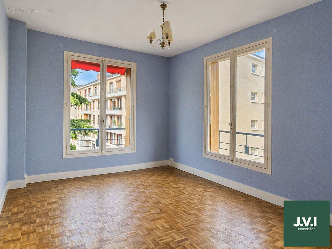 Appartement à ENGHIEN-LES-BAINS