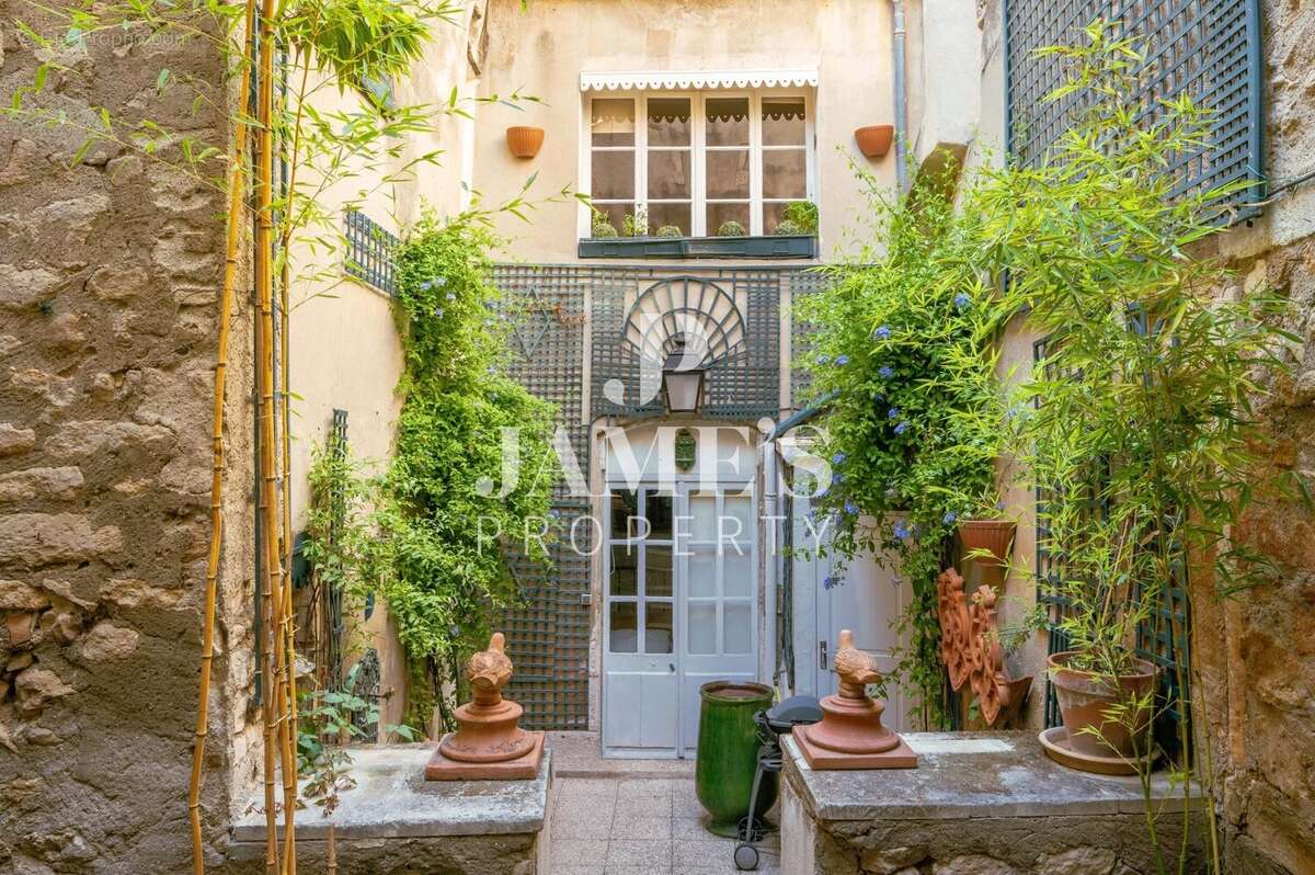 Appartement 130 m² à Saint-Remy-De-Provence  - photo 2
