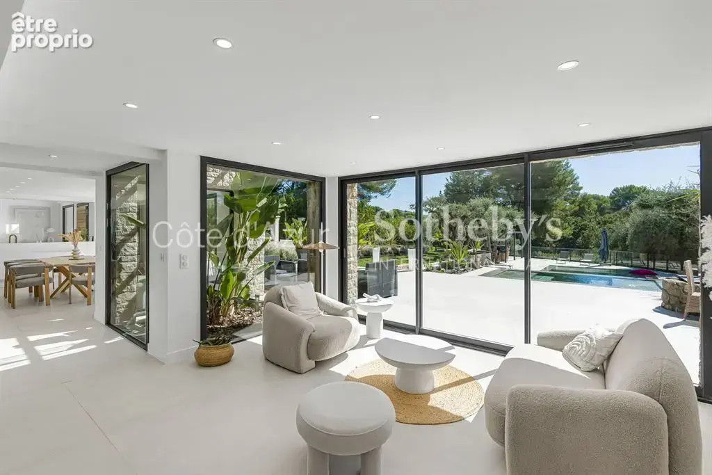 Mougins, propriété familiale rénovée avec piscine, spa et vaste jardin paysager - photo 6