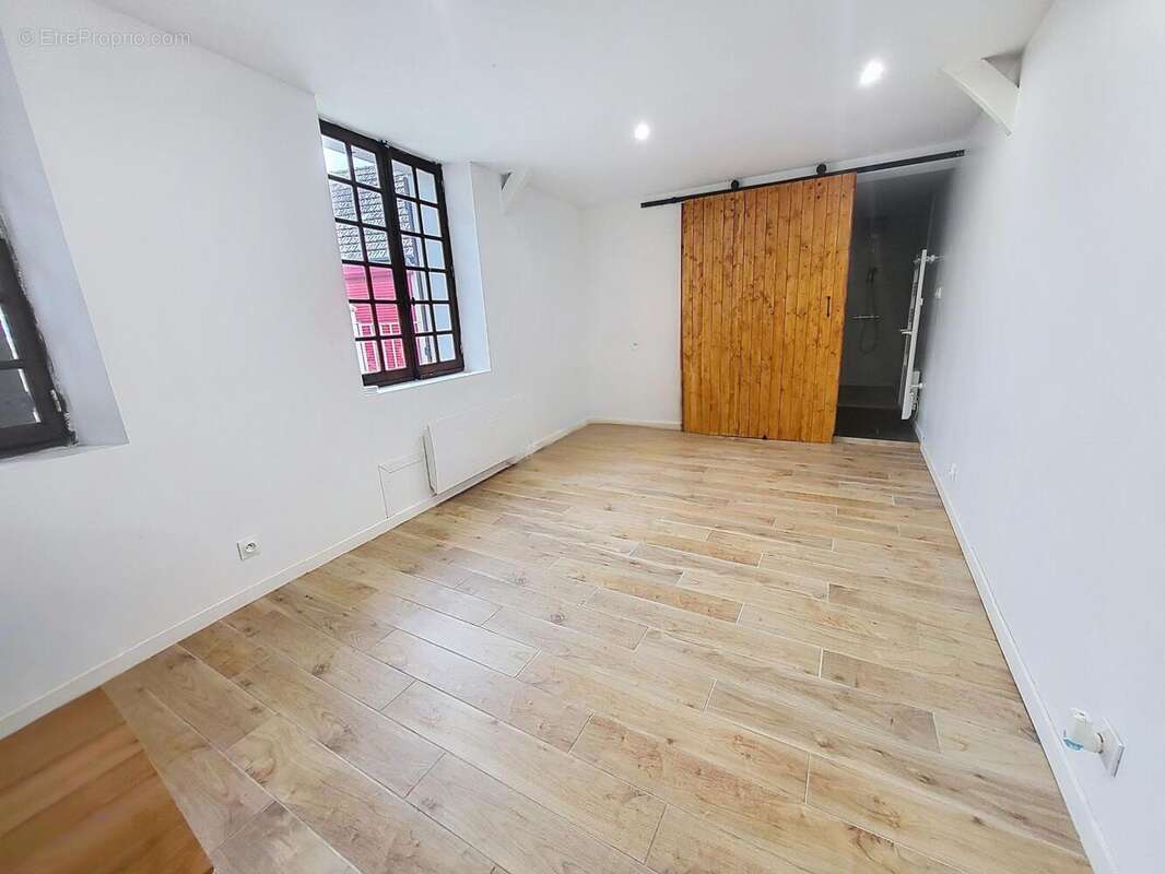 Maison 80 m² à Dun-Sur-Auron  - photo 6