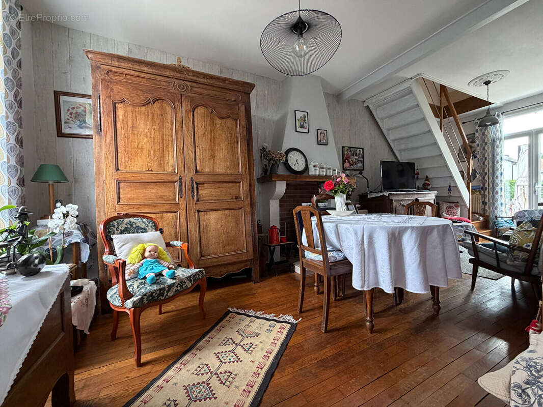 Maison à DOMERAT