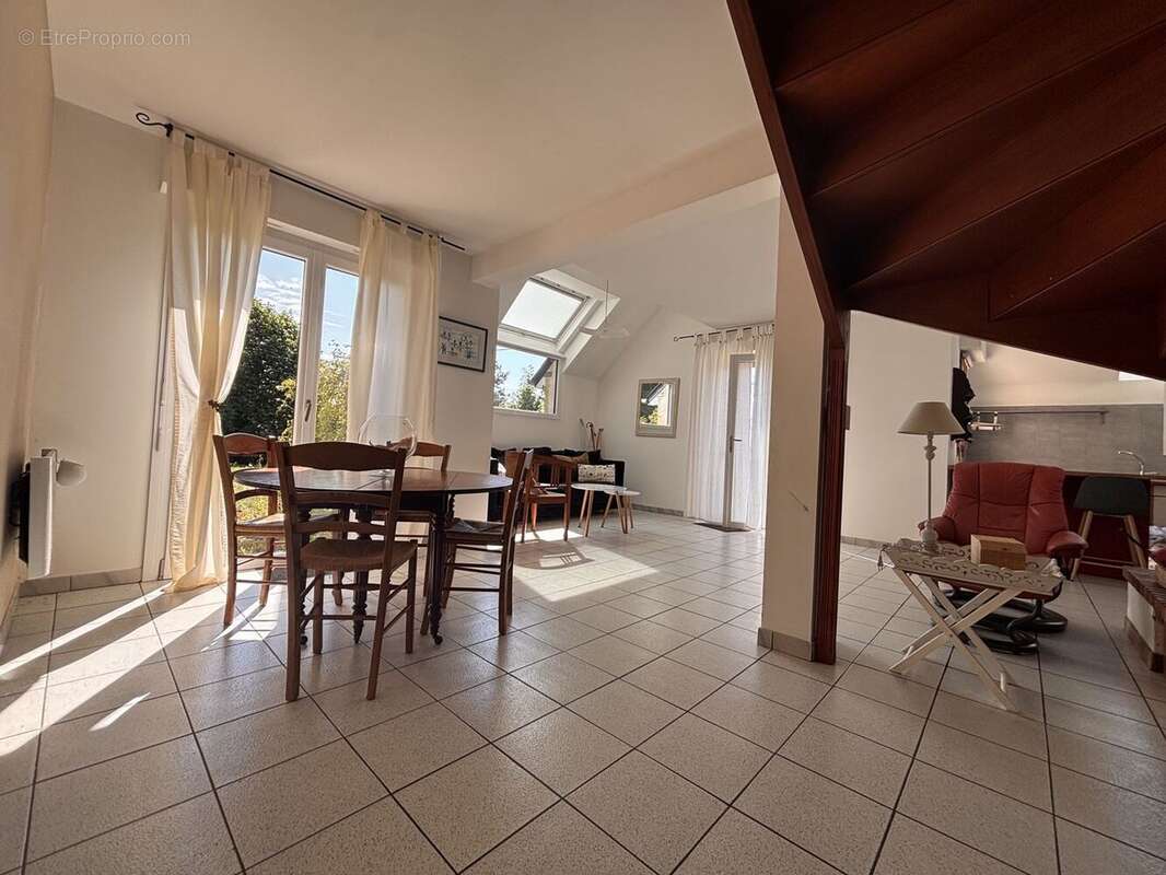 Maison 125 m² à Sainte-Suzanne-Sur-Vire  - photo 4