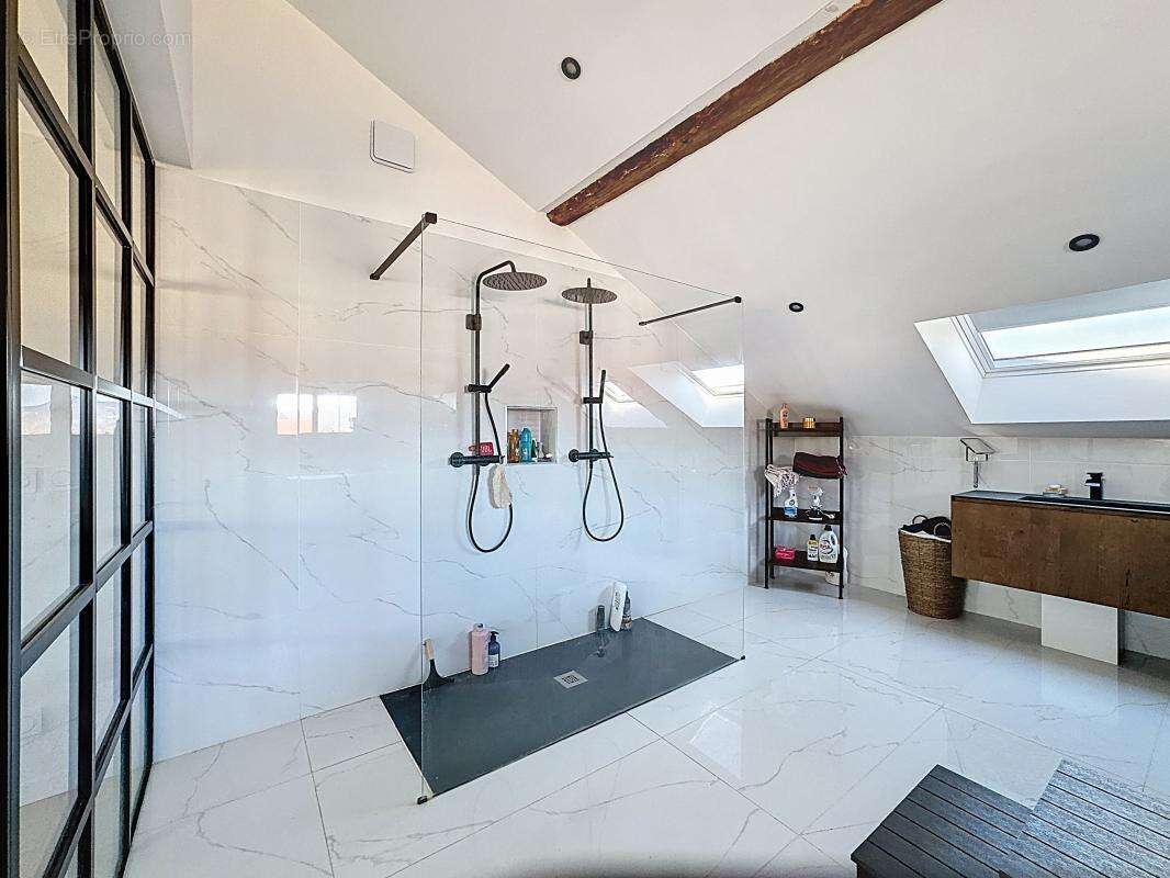 Appartement à SAINT-PIERRE-EN-FAUCIGNY