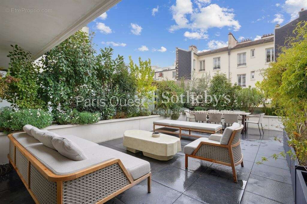 Appartement à LEVALLOIS-PERRET