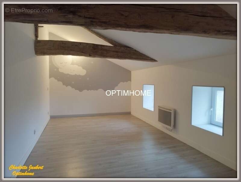 Maison à MONTMOREAU-SAINT-CYBARD