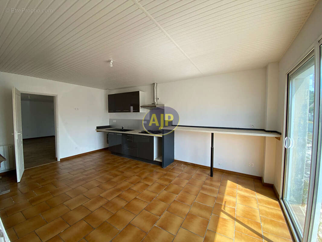 Maison à VENDAYS-MONTALIVET