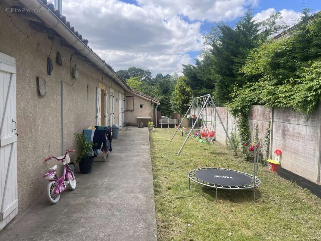 Maison à SAINTE-LIVRADE-SUR-LOT