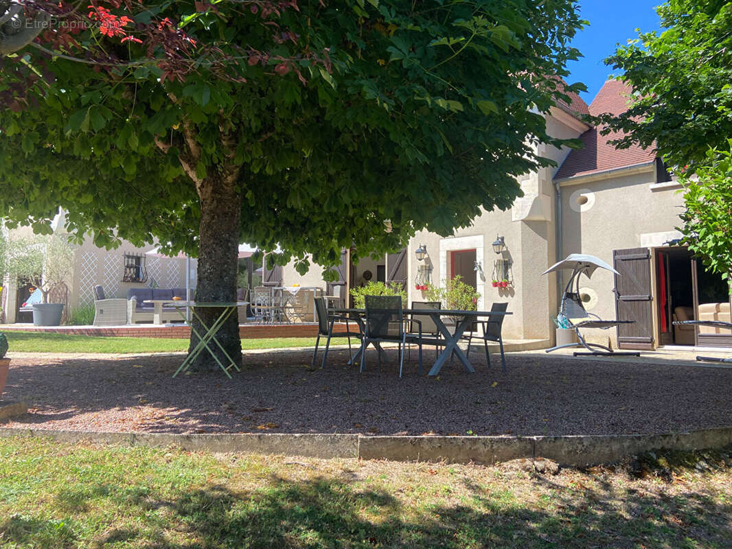 Maison à VARENNES-VAUZELLES