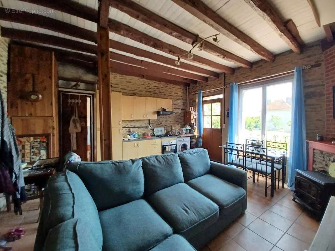 Maison à EGUZON-CHANTOME