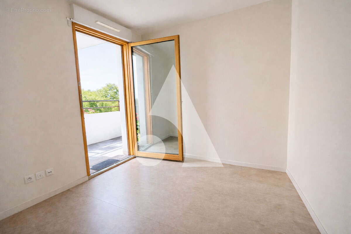 Appartement à L'ILE-SAINT-DENIS