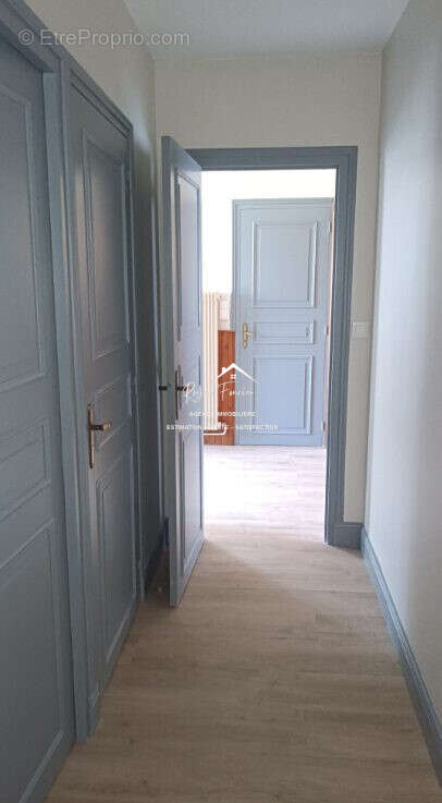 couloir  - Maison à DESCARTES