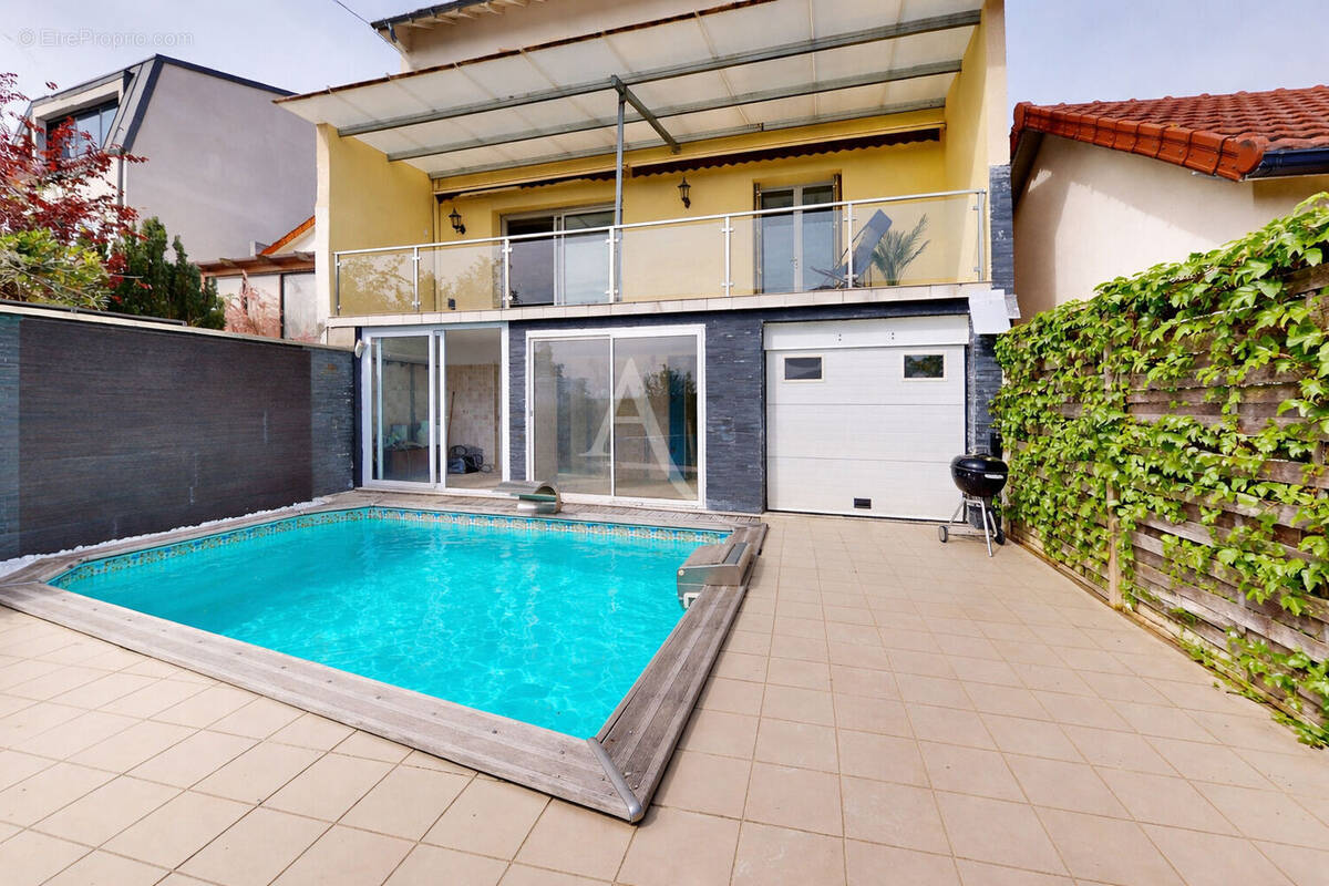 Maison à LE PLESSIS-ROBINSON