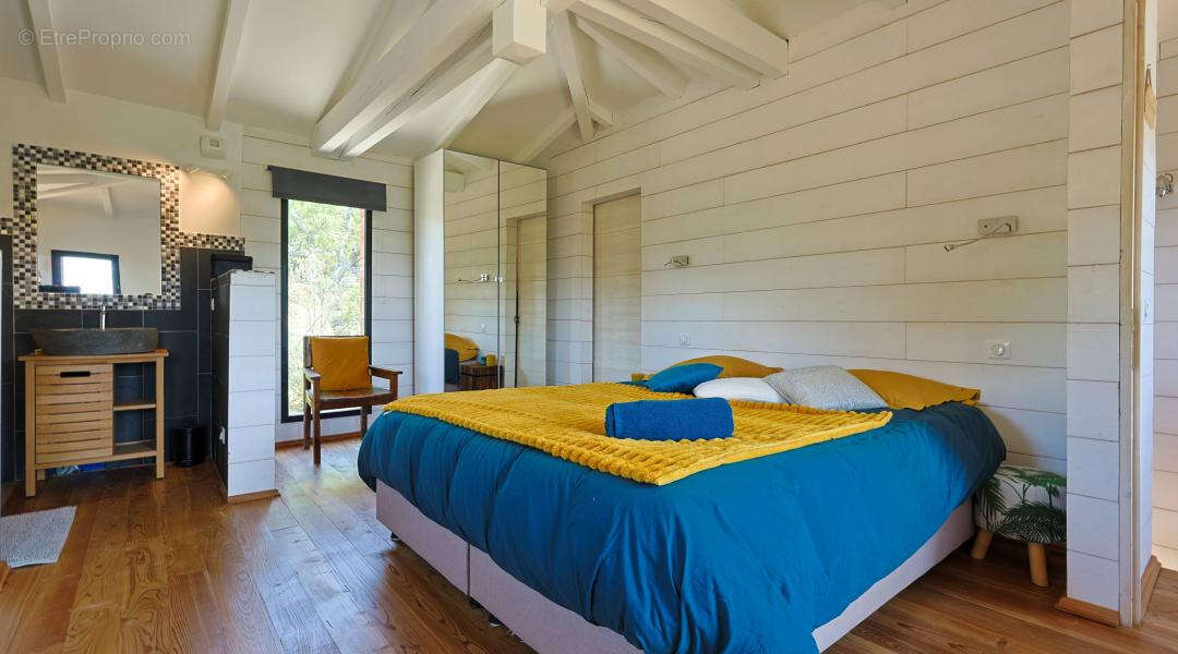 Maison à PLAN-DE-LA-TOUR