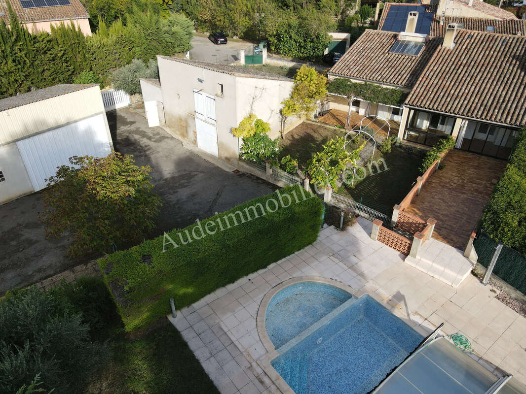Maison avec piscine et hangar - photo 2