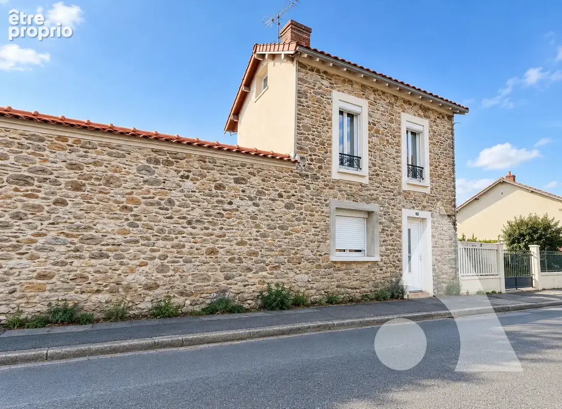 Immeuble / Ensemble immobilier 1 garage + 4 appartements - photo 4