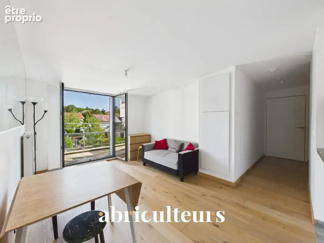 Agréable appartement T3 avec Balcon - 56m² - Garches - photo 2