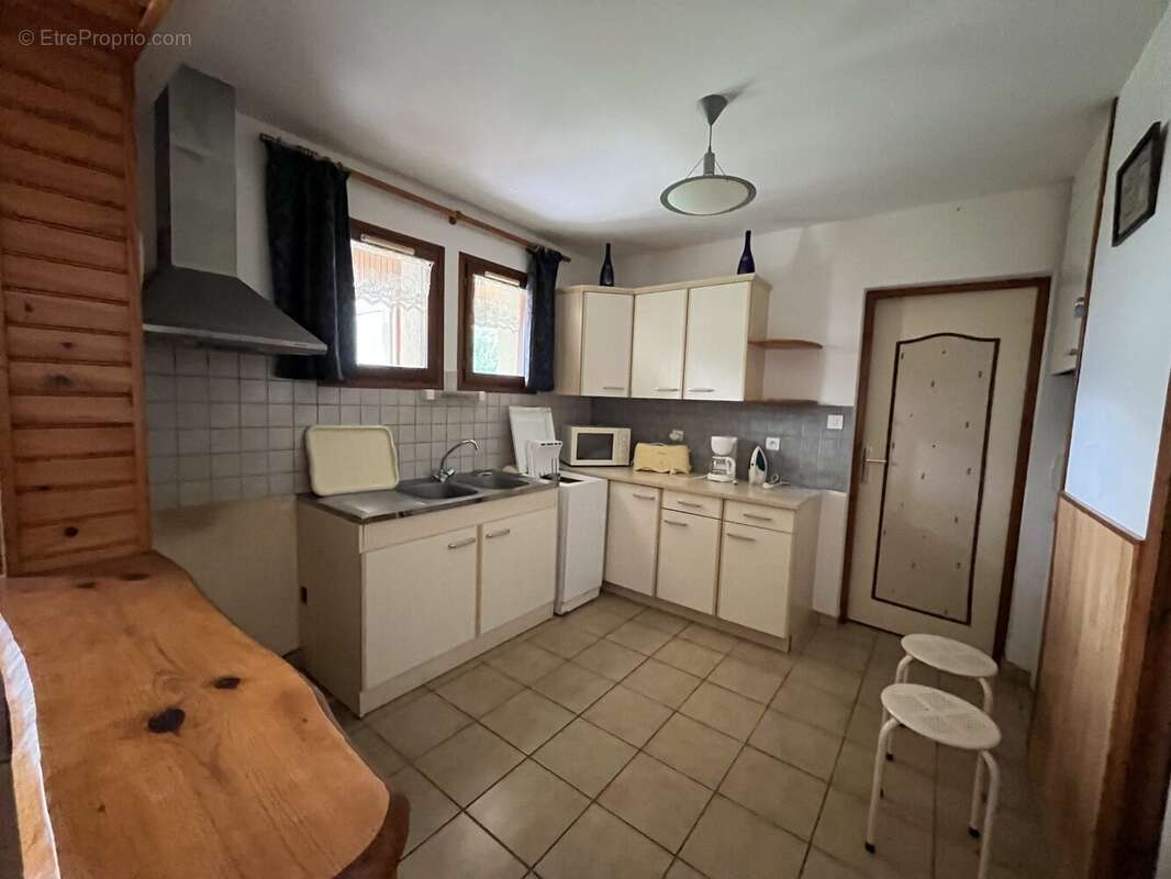 Maison à BESSE-ET-SAINT-ANASTAISE
