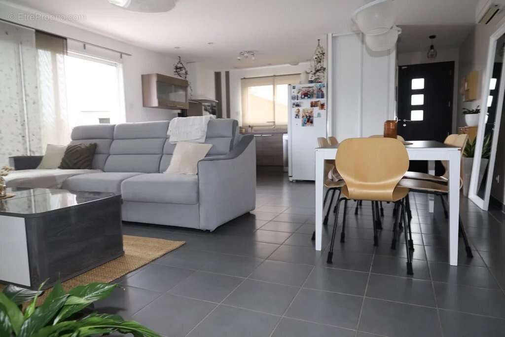 Maison à LA TOUR-DU-CRIEU