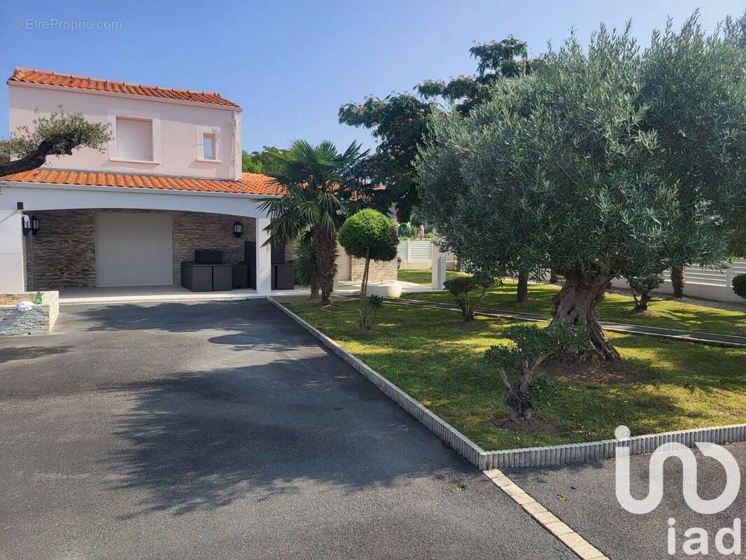 Photo 1 - Maison à SAINT-JULIEN-DE-CONCELLES