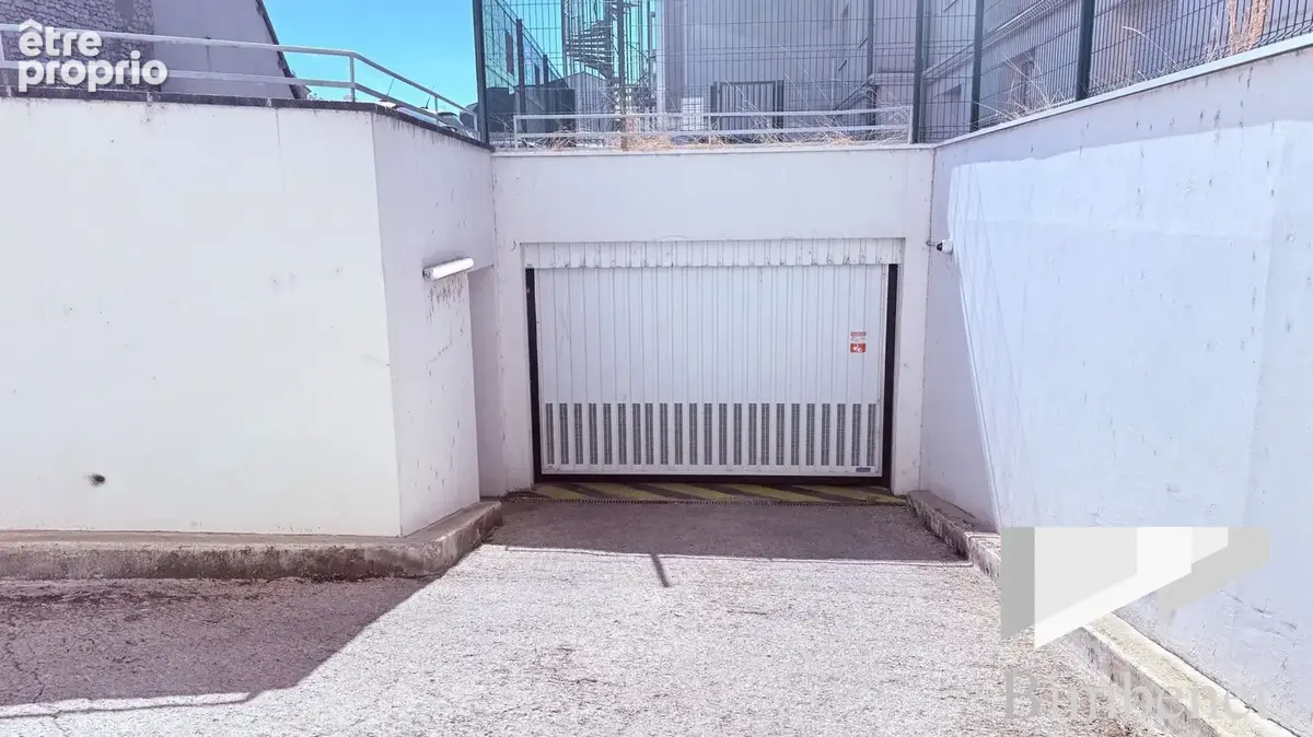 Parking à ORLEANS