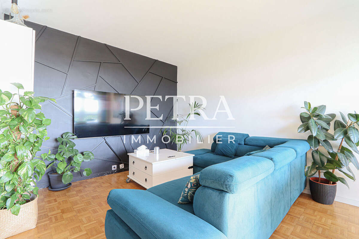Appartement à FRESNES